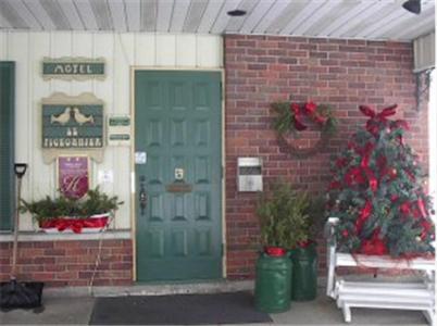Auberge - Motel Le Pigeonnier Farnham Exterior foto